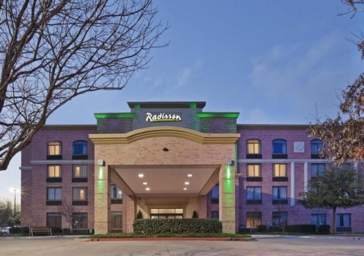 Radisson Hotel Dallas North-Addison Bagian luar foto